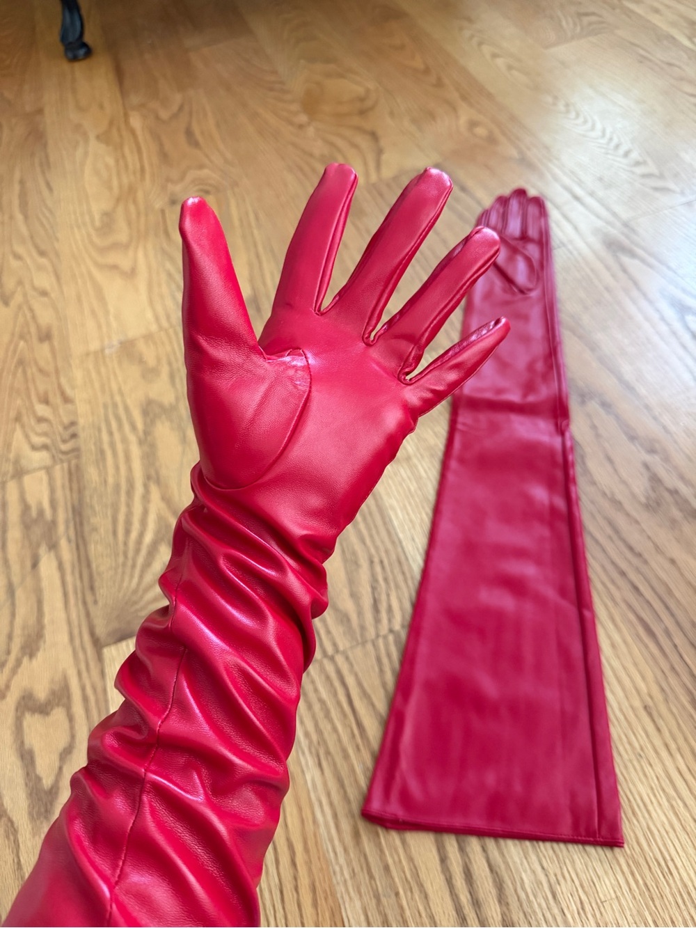 Long Red faux Leather Opera Gloves - Women Accessories S-M - Picture 7 of 9
